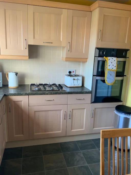 Home From Home, 3 Bedroom House In 霍伊克 外观 照片